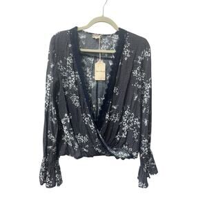 NWT Hem & Thread Medium Wrap Lace Trim Blue White Floral top Bell Sleeves #6095